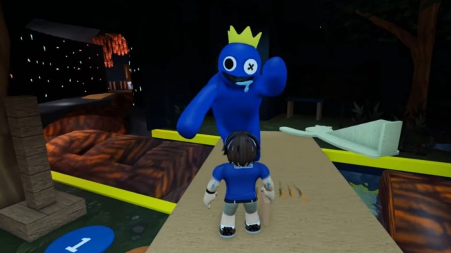 Синий радужный друг собирается поймать ребенка в Odd World